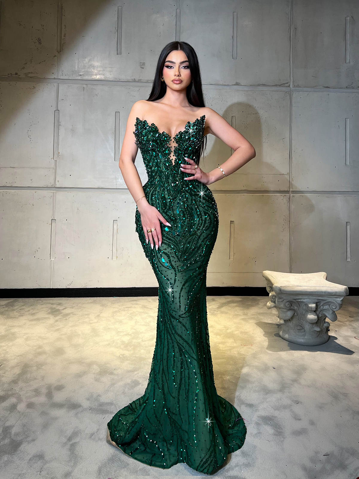 Mermaid Evening Dresses Strapless Sleeveless Gown Sequins Beads Appliques Sweep Train Prom Party Dress Custom Made