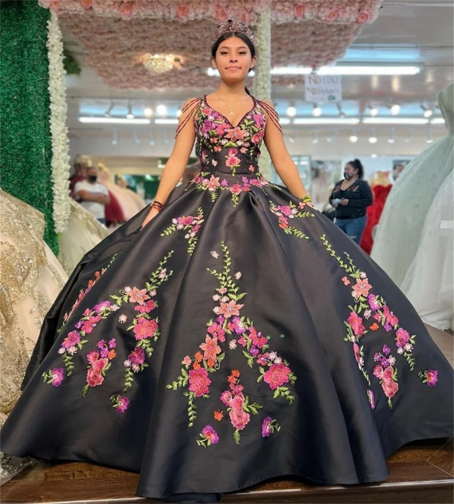 Vintage Black Quinceanera Dress With Colorful Wers - V-Neck Charro Mexico Style For Birthday Party 2024