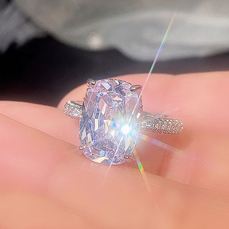 Handmade Classical 4 Claw Wedding Rings Simple Fashion Jewelry Cushion Shape 925 Sterling Silver Fill White Zircon CZ Diamond Party Women Engagement B