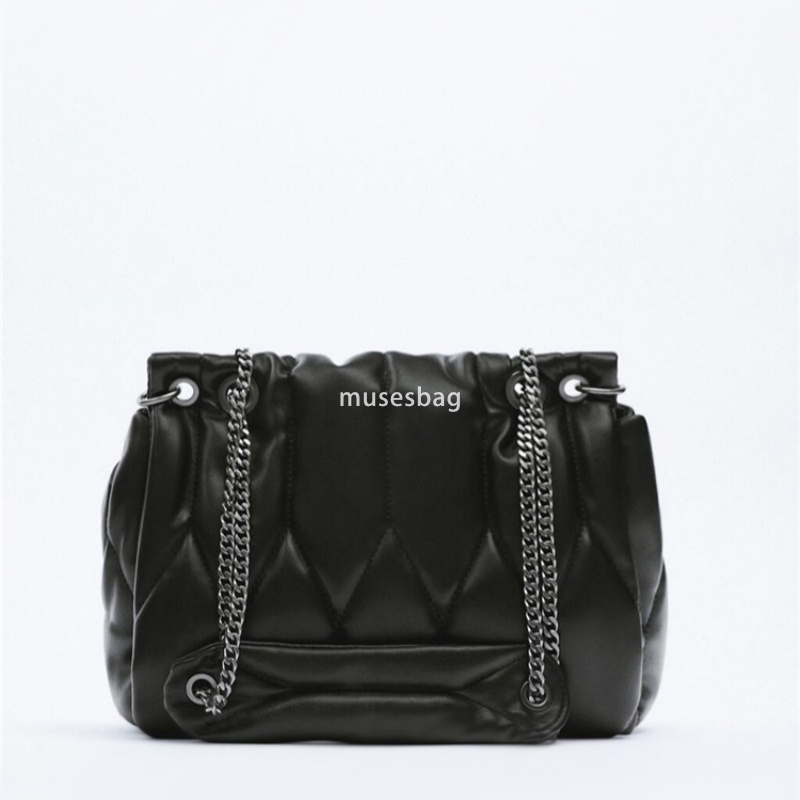 Spring New Women's Bag Black Chain Stitching Shoulder Bag Large Capacity Crossbody Bag Premium Korean Handbag Commuter Women's Bag