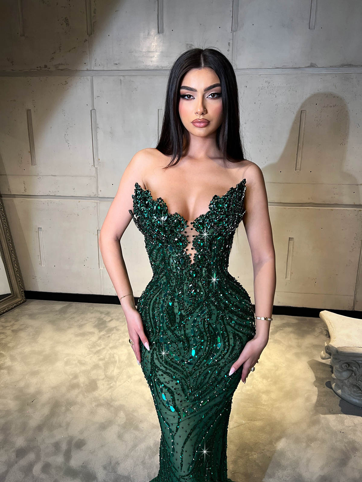Mermaid Evening Dresses Strapless Sleeveless Gown Sequins Beads Appliques Sweep Train Prom Party Dress Custom Made