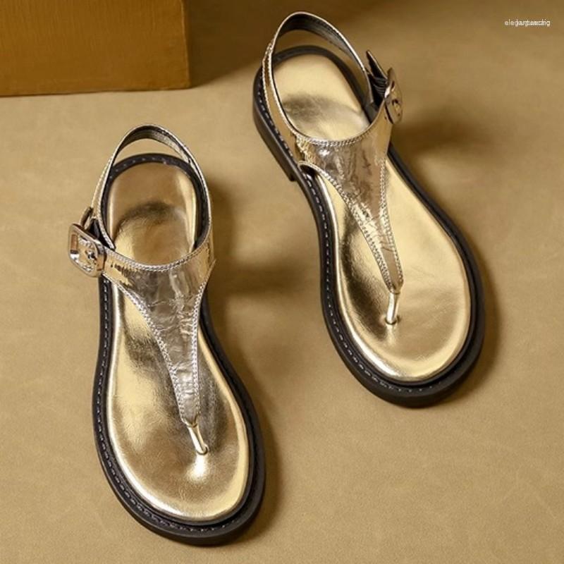 2025 S Fashion Designer Sandals Flats Women Clip Toe Slippers Summer Trend Casual Beach Dress Shoes Flip Ps Slides Atos