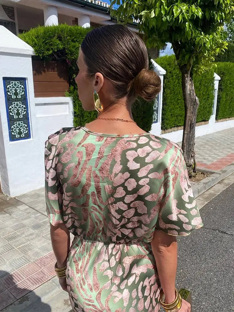 Elegant Printed Satin Midi Dress For Women Chic V-neck Short Sleeve Pleated Bodycon Dresses Summer Female Chic Street Robes 240601