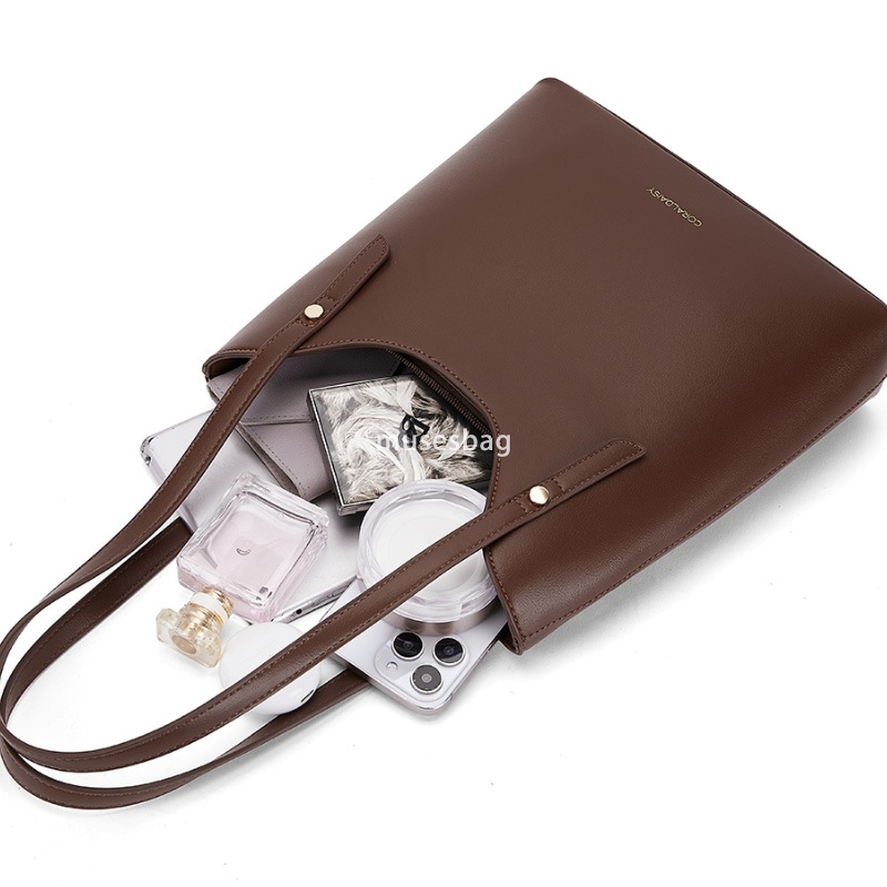 Designer Women's High Quality Fashion Shoulder Bag Versatile Bucket Bag Underarm Bag Minimalist Gold Classic Large Capacity Tote Bag