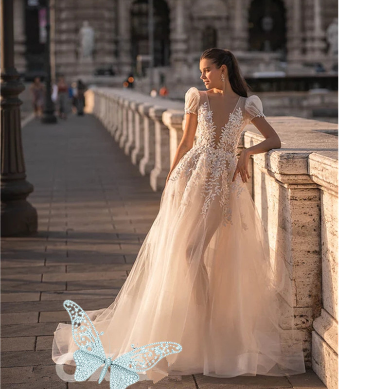 2024Elegant Boat Neck White Wedding Dress Long Sleeve A-Line Button Luxury Lace Appliques Bride Gown Tulle Sweep Train
