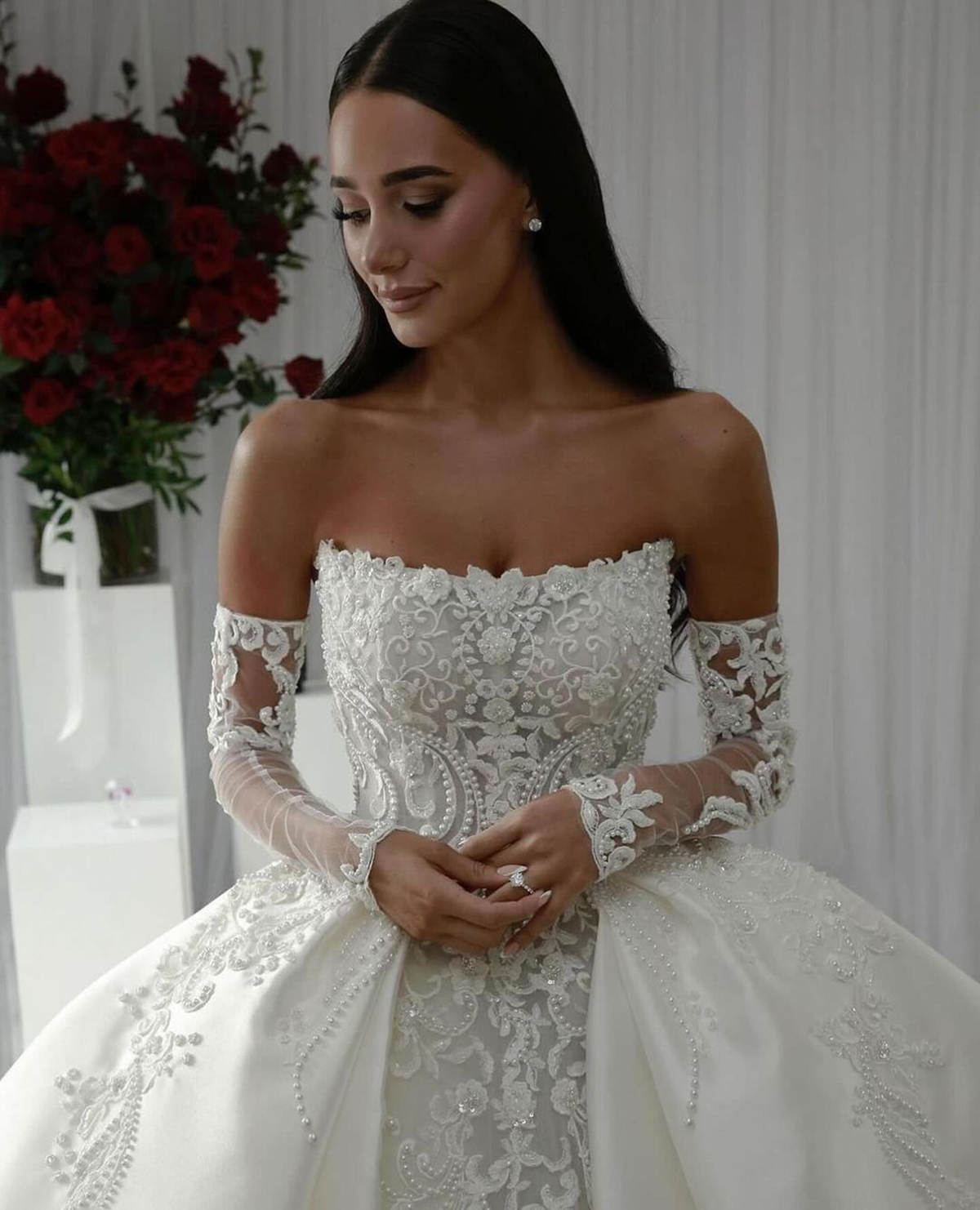 Gorgeous Appliques Bridal Gowns Strapless Pearls Wedding Dress with Overskirts Custom Made Beaded Lace Illusion Vestido de novia