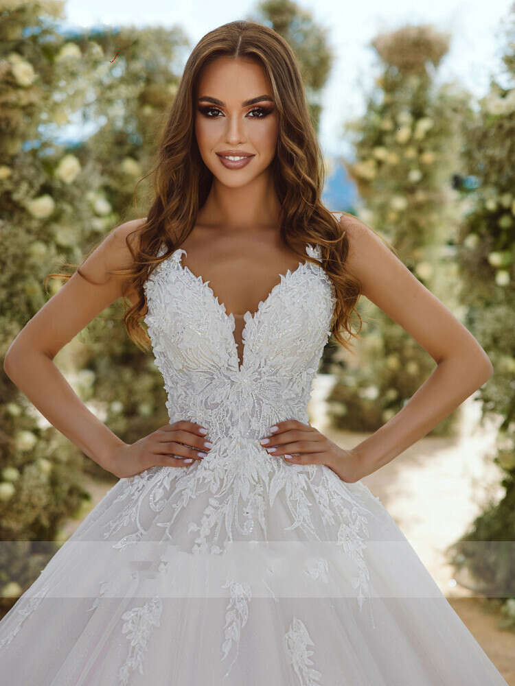 Vestidos De Novia Ball Gown V Neck Wedding 2024 Backless Sleeveless Shiny Appliques Beaded Court Train Bridal Dresses 0605