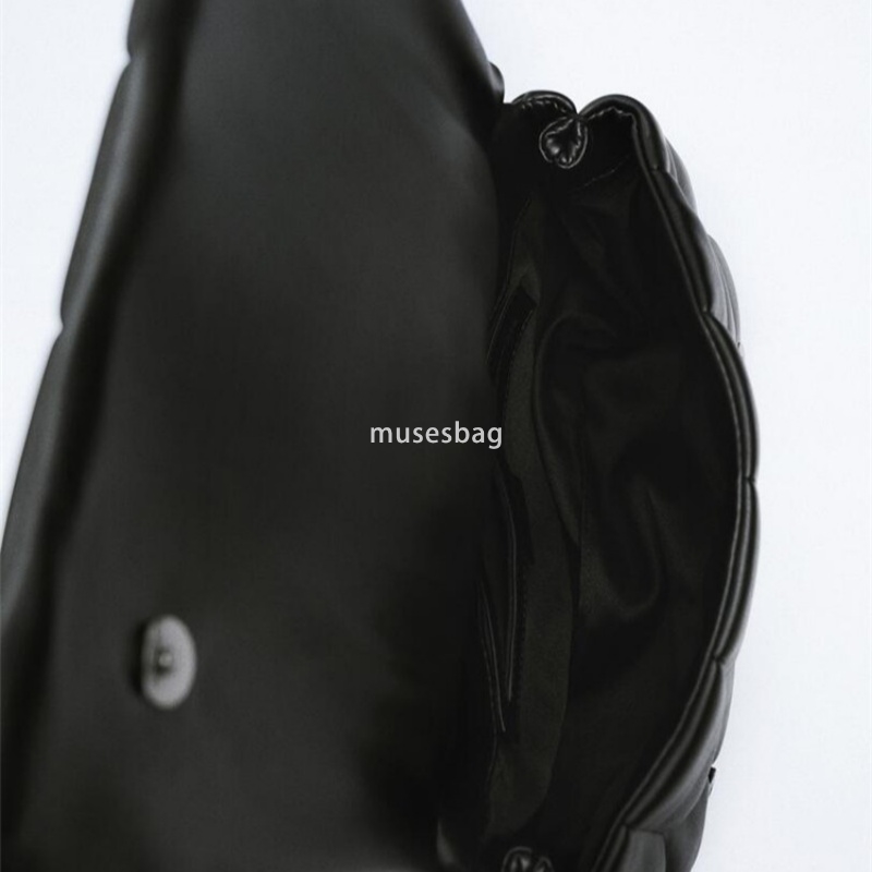 Spring New Women's Bag Black Chain Stitching Shoulder Bag Large Capacity Crossbody Bag Premium Korean Handbag Commuter Women's Bag