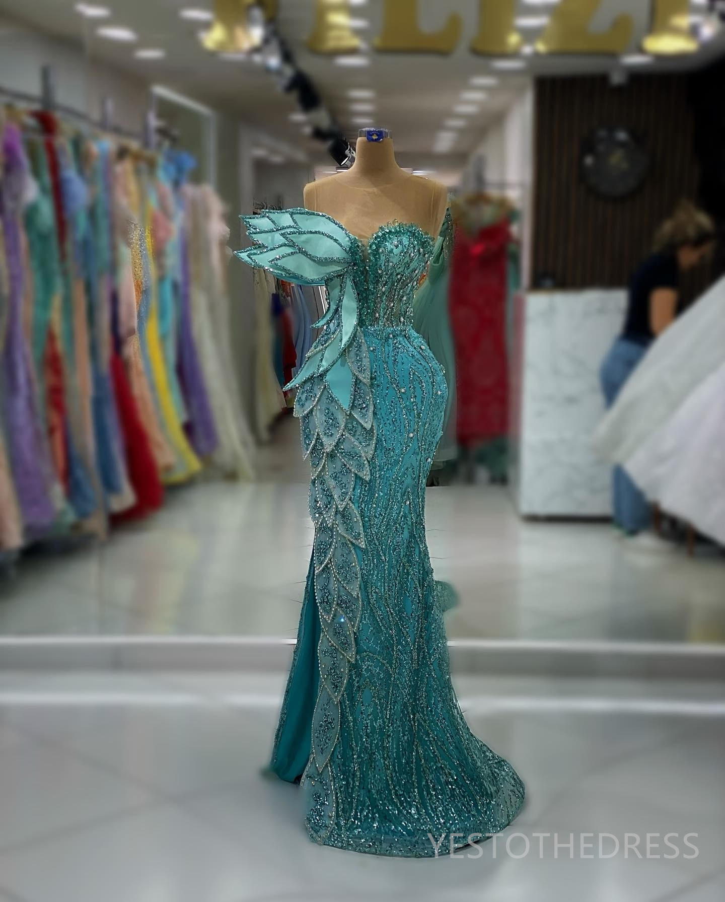 2024 Mint Evening Dress Prom Dress Mermaid Promdress Sheer Neck Beaded Lace Crystals Rhinestone Leaf Decorated Sexy Side Split Birthday Dress Abenklei