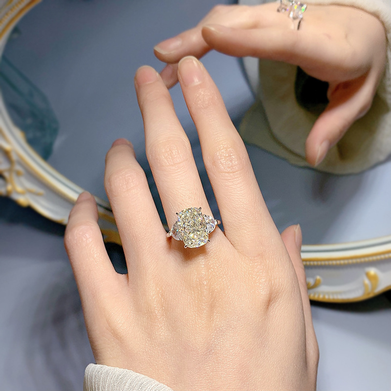 2024 Top Sell Moissanite Diamond Wedding Rings Luxury Jewelry Real 100% 925 Sterling Silver Large White Gemstones Dove Egg Party Eternity Women Engage