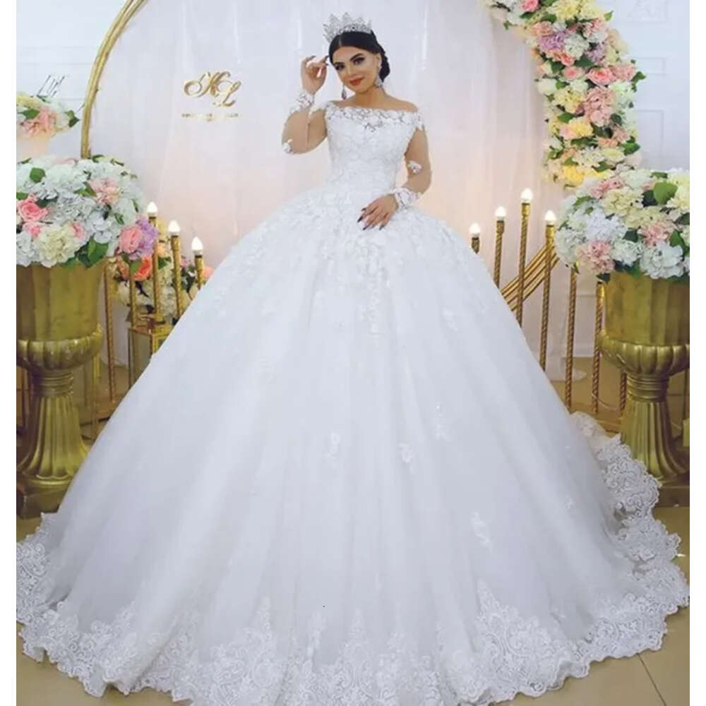 Vintage Princess Wedding Dresses White Ball Gown Bateau Neck Long Sleeves Women Formal Bridal Vestido De Novia Plus Size Marriag 0605