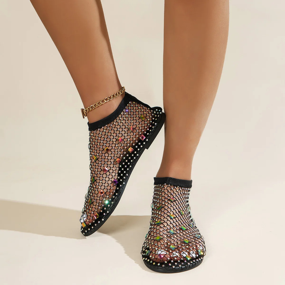 2024 Womens Round Flat Bottom Sandals Hollow Short Boots Water Diamond Sexy Flat Bottom Fashion Banquet Slippers 240620