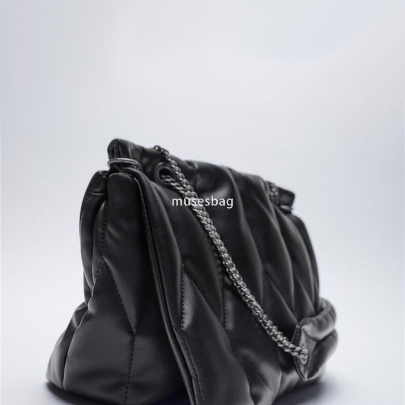 Spring New Women's Bag Black Chain Stitching Shoulder Bag Large Capacity Crossbody Bag Premium Korean Handbag Commuter Women's Bag