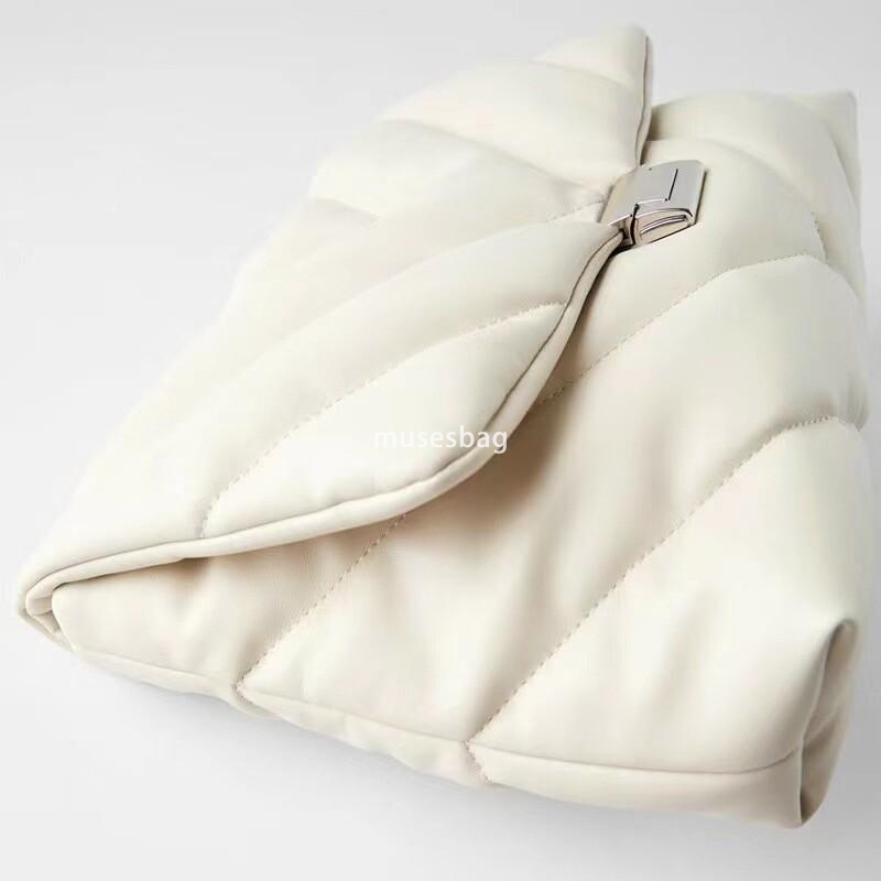 New oversized quilted shoulder bag trendy and simple crossbody bag versatile chain bag commuting high-capacity underarm bag