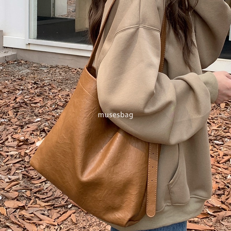 High quality bag for women and men large capacity tote for women fashionable commuting high-quality bucket bag student business crossbody bag