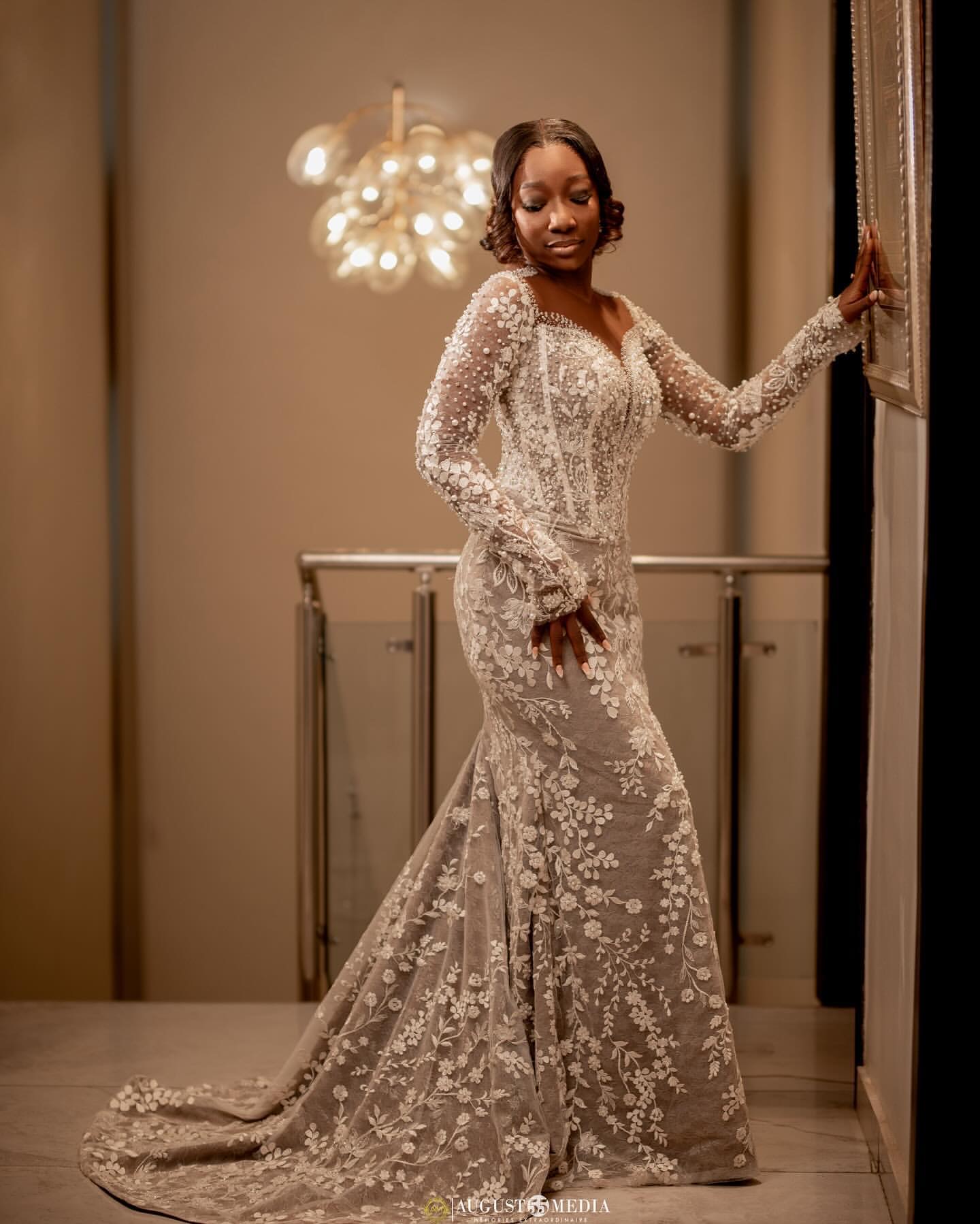 Aso Ebi 2024 Ivory Illusion Mermaid Wedding Dresses Lace Beaded Sheer Neck Bridal Gowns Dresses ZJ304