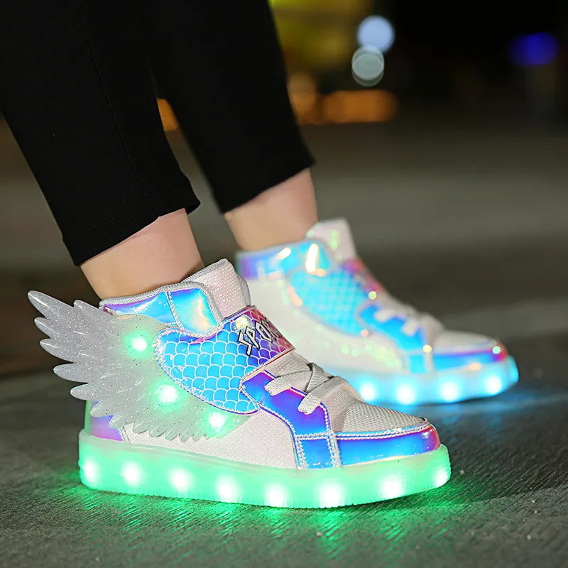 Waterproof leather childrens luminous shoes sports shoes LED lights shoelaces wings USB charging casual sports shoes girls skateboarding shoes 240516