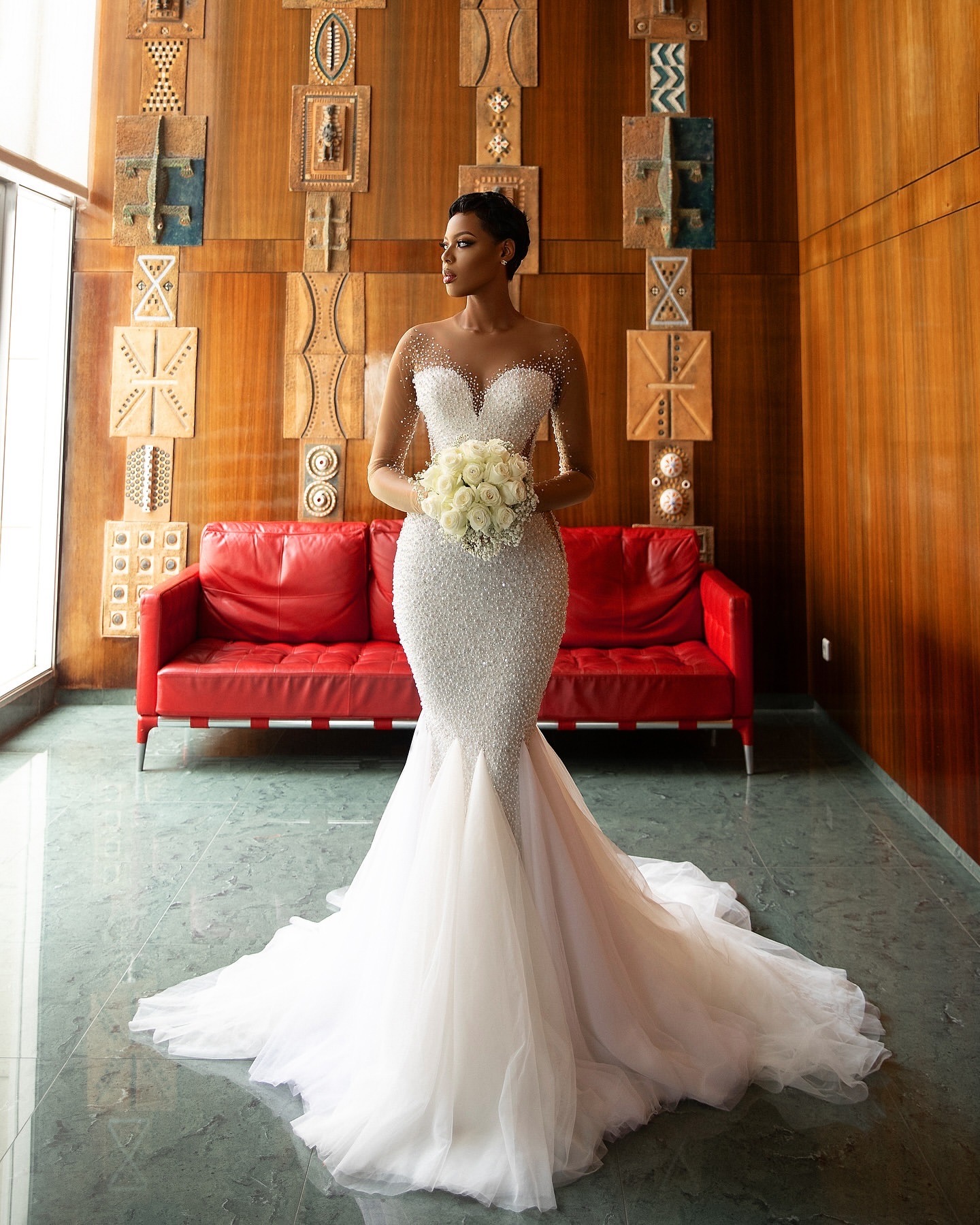 Aso Ebi 2024 White Mermaid Wedding Dresses Sheer Neck Beaded Pearls Luxurious Bridal Gowns Dresses LF067