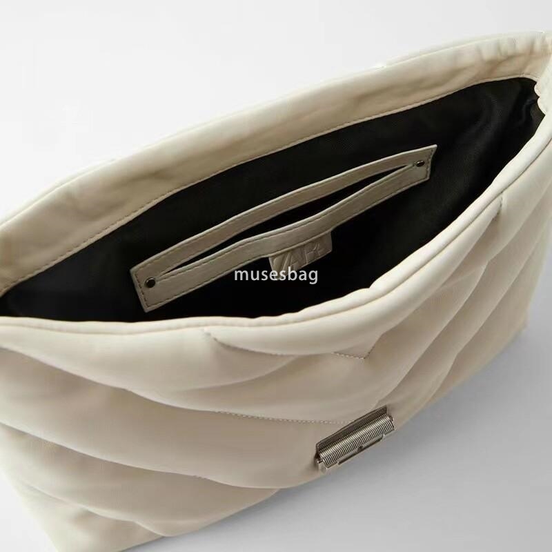 New oversized quilted shoulder bag trendy and simple crossbody bag versatile chain bag commuting high-capacity underarm bag