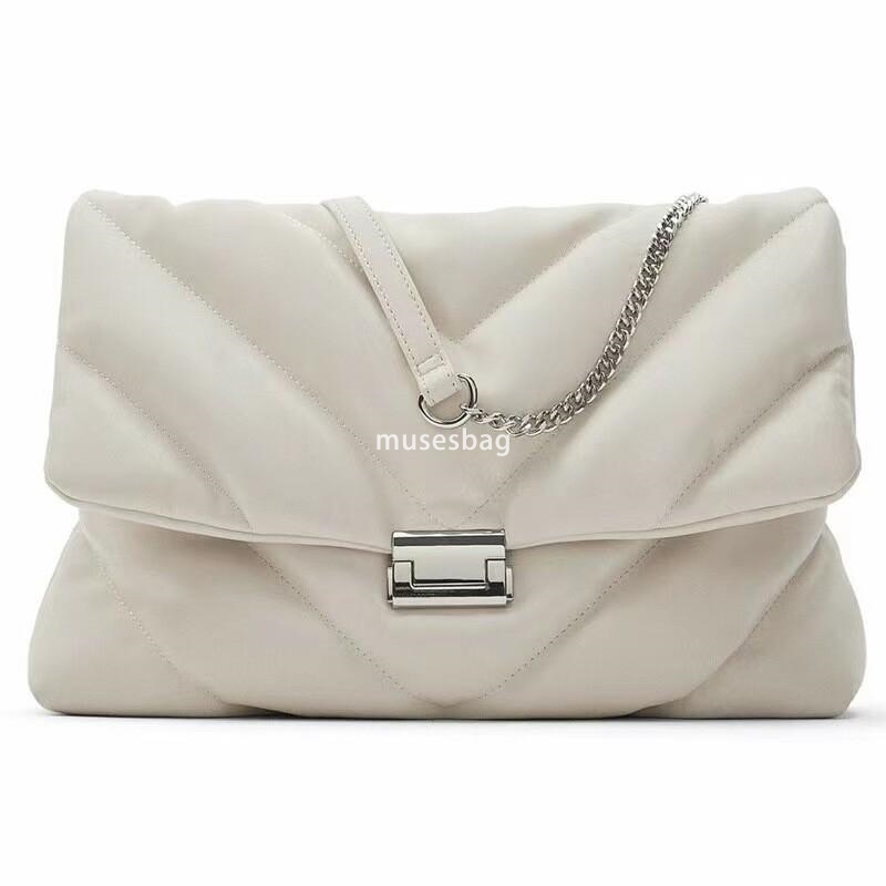 New oversized quilted shoulder bag trendy and simple crossbody bag versatile chain bag commuting high-capacity underarm bag