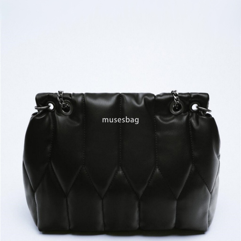 Spring New Women's Bag Black Chain Stitching Shoulder Bag Large Capacity Crossbody Bag Premium Korean Handbag Commuter Women's Bag
