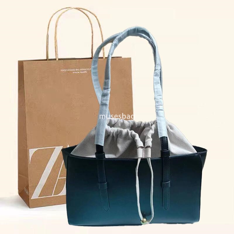 Advanced Korean Underarm Bag New Fashion Shoulder Bag Versatile White City Style Drawstring Strap Mouth Handheld Crossbody Bag