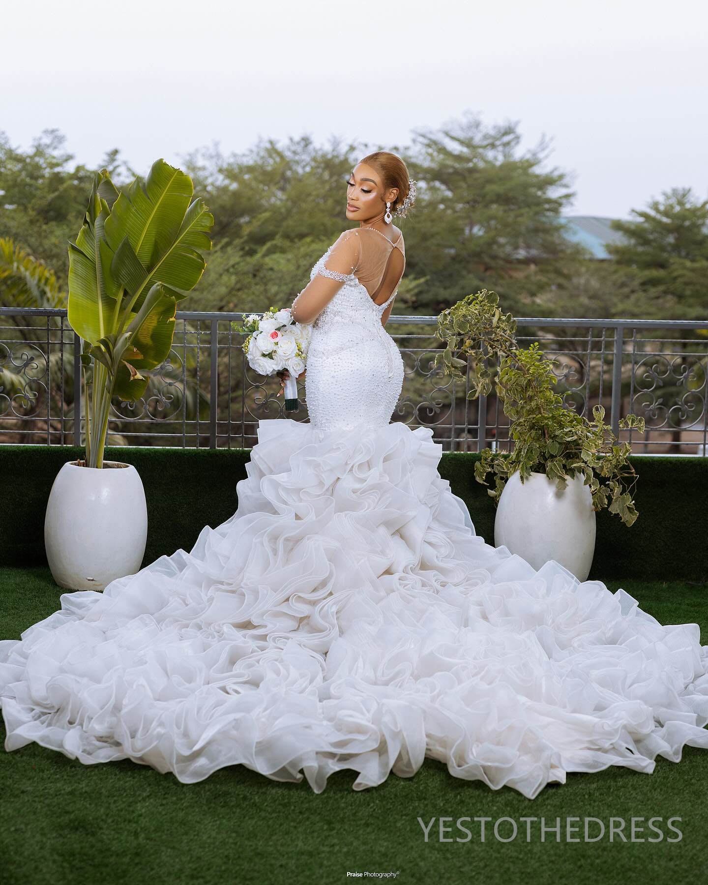 2024 Luxurious Wedding Dress Bridal Gowns Mermaid Wedding Gowns For Bride Gorgeous Long Sleeves Sheer Neck Beaded Pearls Pleated Ruffles Gowns for Mar