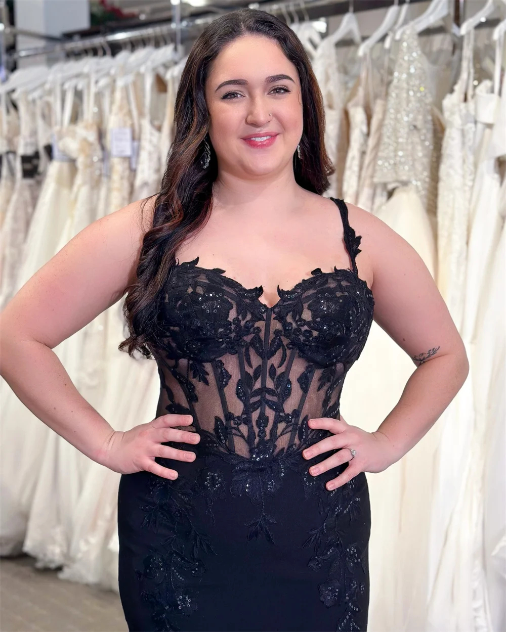 Fish Tail Long Train Boho Mermaid Wedding Dresses Spaghetti Straps Sexy Black Beach Wedding Gowns Lace Appliques Gothic Bridal Vestido De Novia 2024