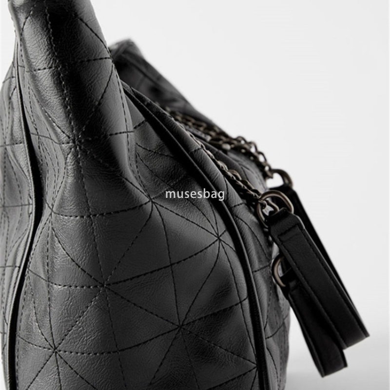 High quality and versatile fashion shoulder bag for high-end women large capacity tote bag niche one shoulder portable shopping bag