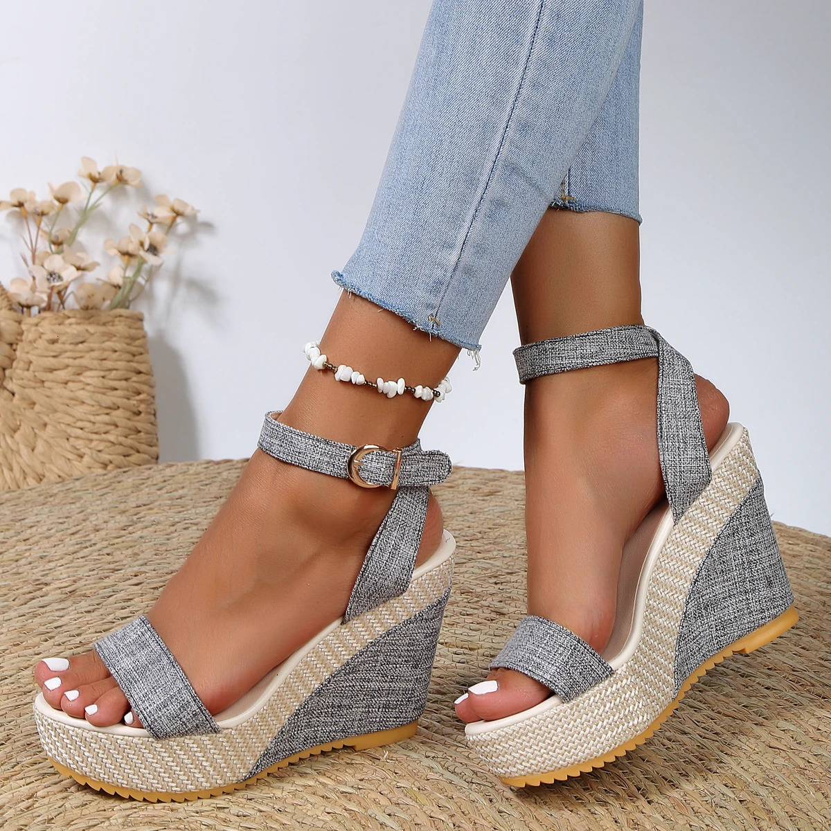 2024 large-sized thick soled womens wedge sandals summer single thread fabric thick soled buckle sandals 240605