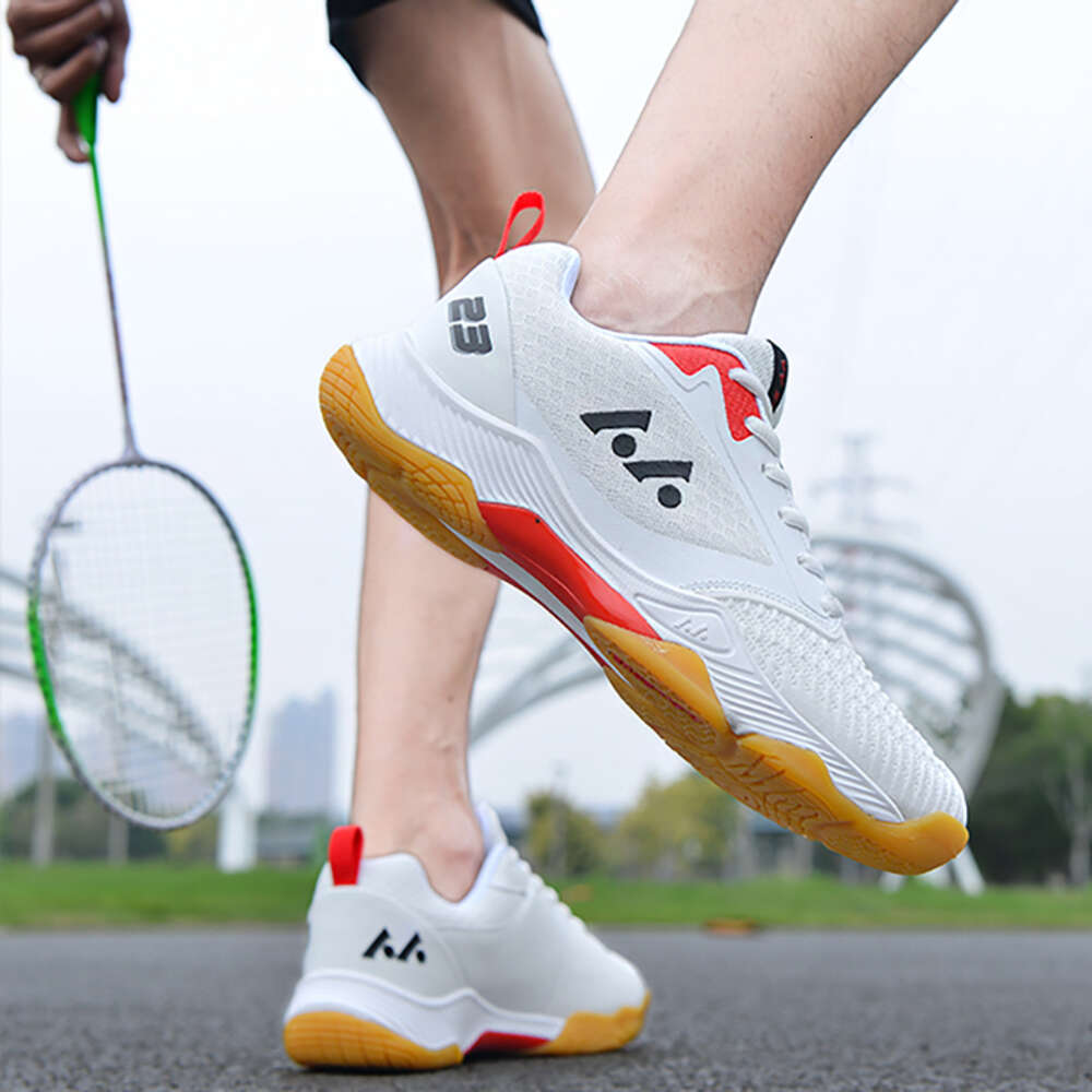 2023 New Professional badminton shoes Couple Tennis Volleyball Training Sneakers Sports Shoes Men