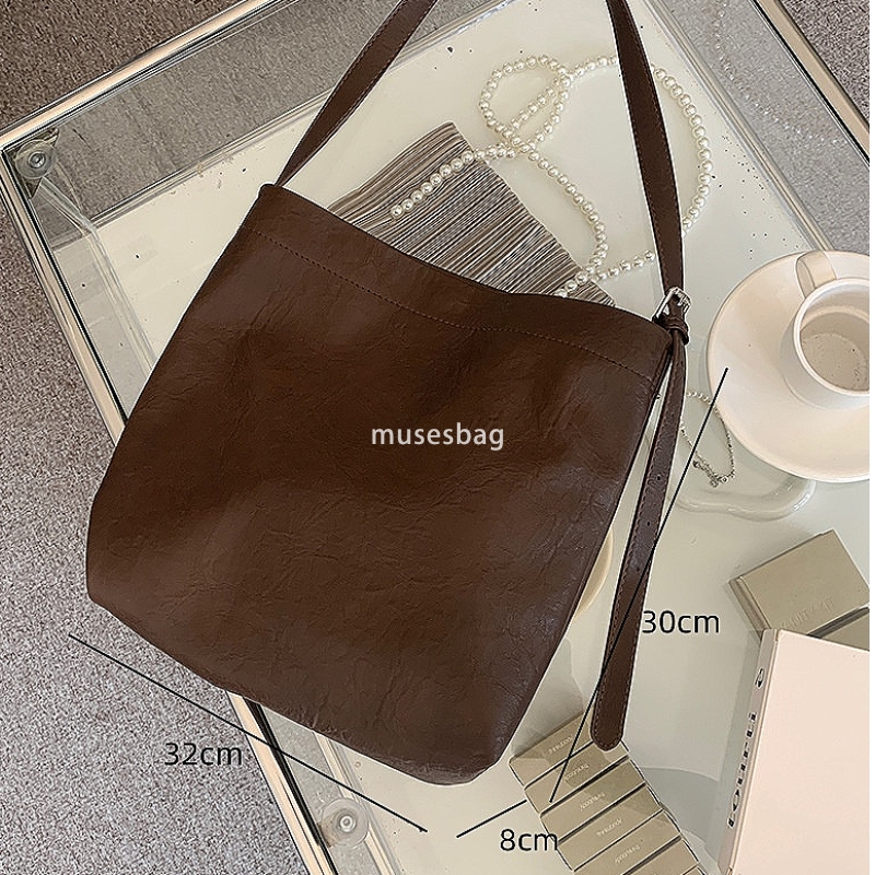 High quality bag for women and men large capacity tote for women fashionable commuting high-quality bucket bag student business crossbody bag
