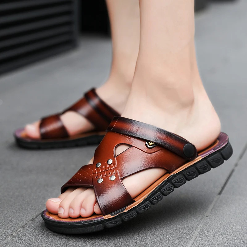 Mens Slippers Summer Leather Sandals Anti slip Beach Shoes Casual Sandals Mens Slippers 240605