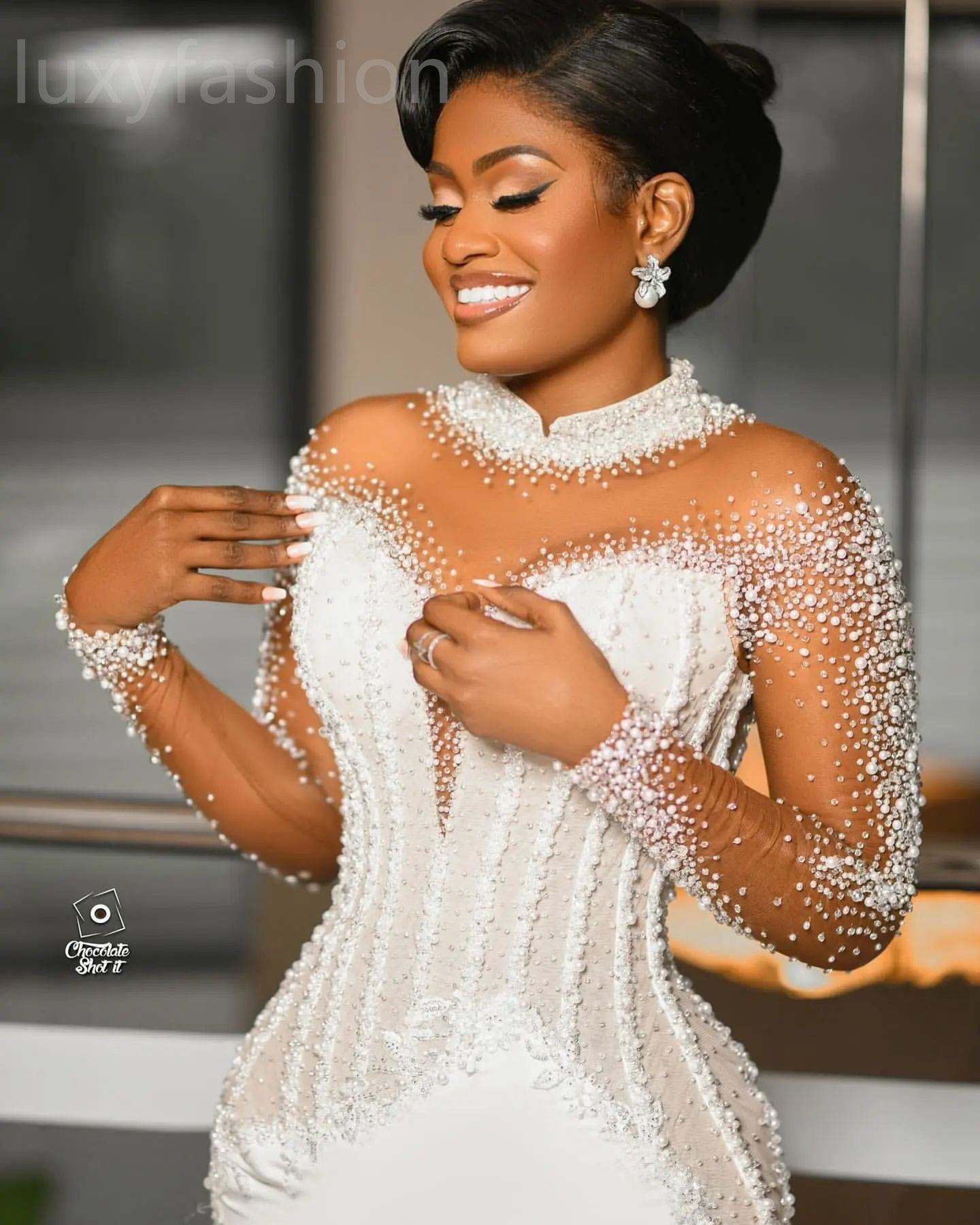 Aso Ebi 2024 White Mermaid Wedding Pearls Beaded urious Satin Long Sleeves Bridal Gowns Dresses ZJ303