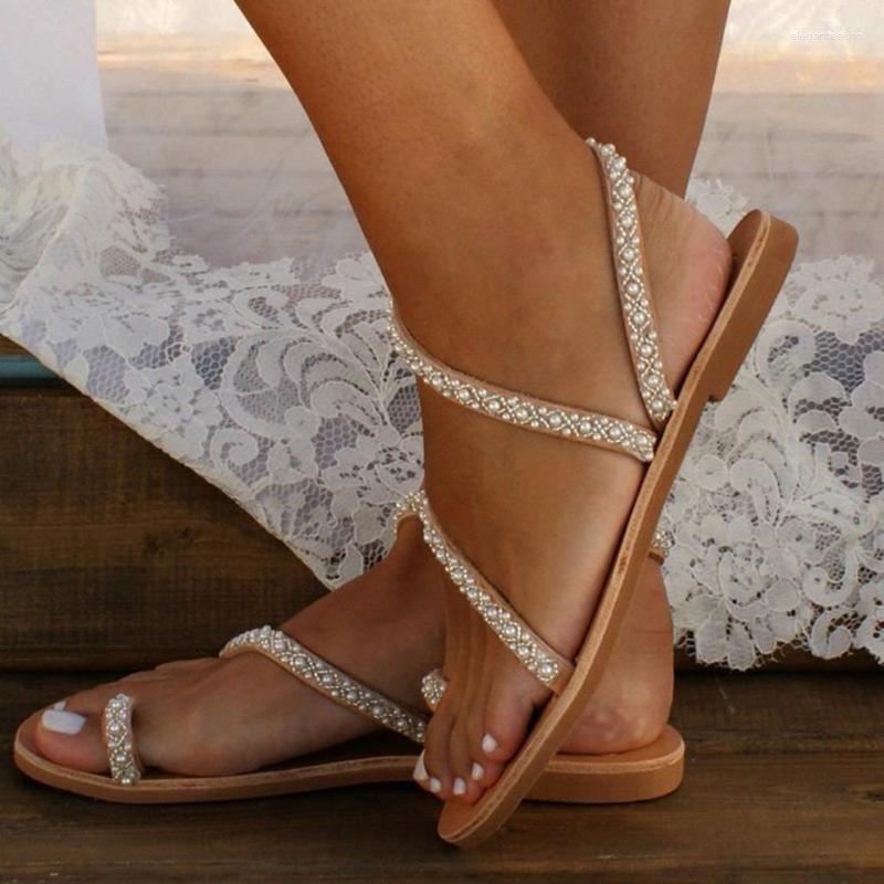 2025 S Fashion Designer Sandals Summer Flat Sweet Boho Pearl Decoration Women Beach Sand Holiday Shoes Leather Flats