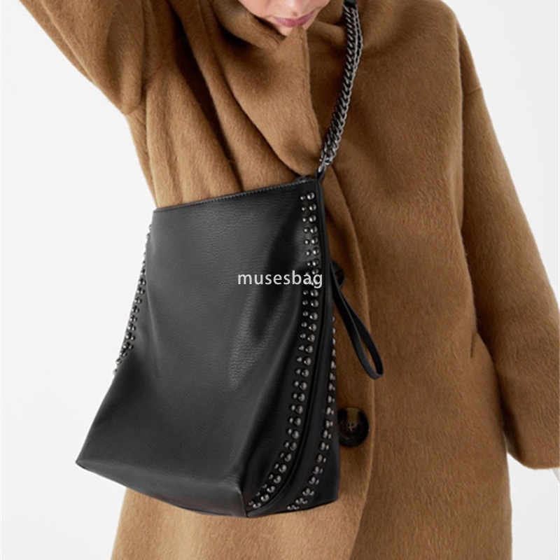 PU High Quality Women's Fashion Tote Handheld Rivet Practical Multi functional Single Shoulder Bag Water Bucket Bag Large Capacity Shopping Bag