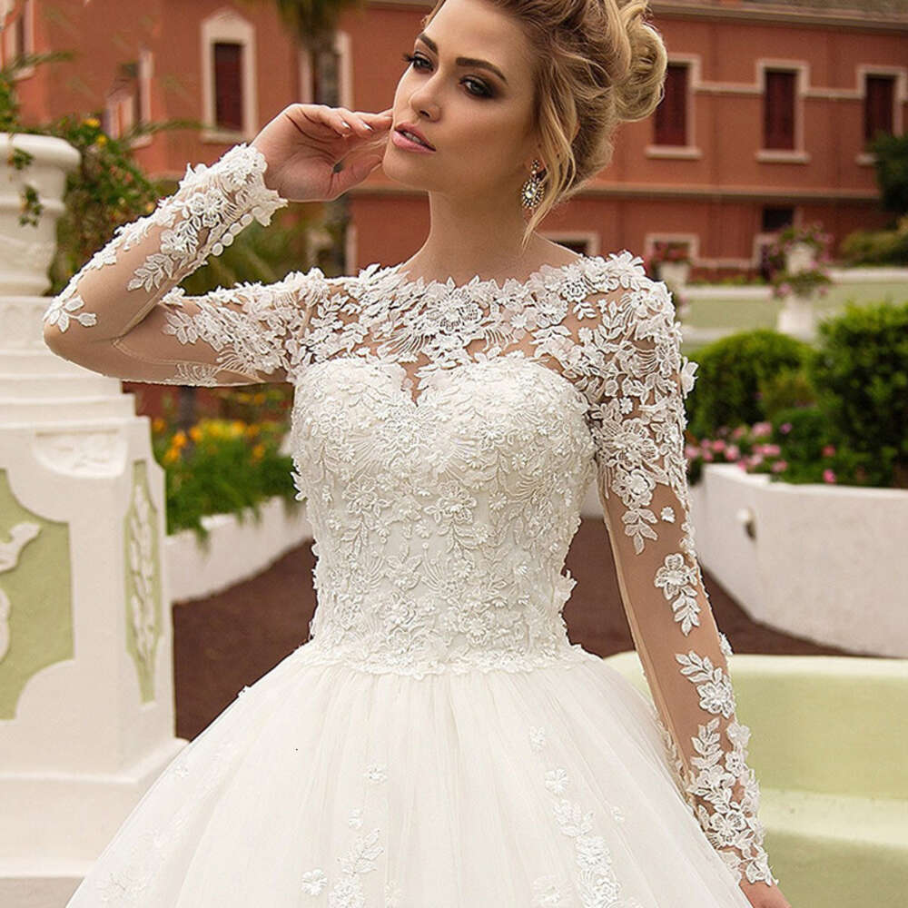 Charming Appliques Long Sleeves Wedding Dresses Scoop Neck Lace Up Princess Flowers Bridal Gown Plus Size Vestido De Noiva 0605 B0313