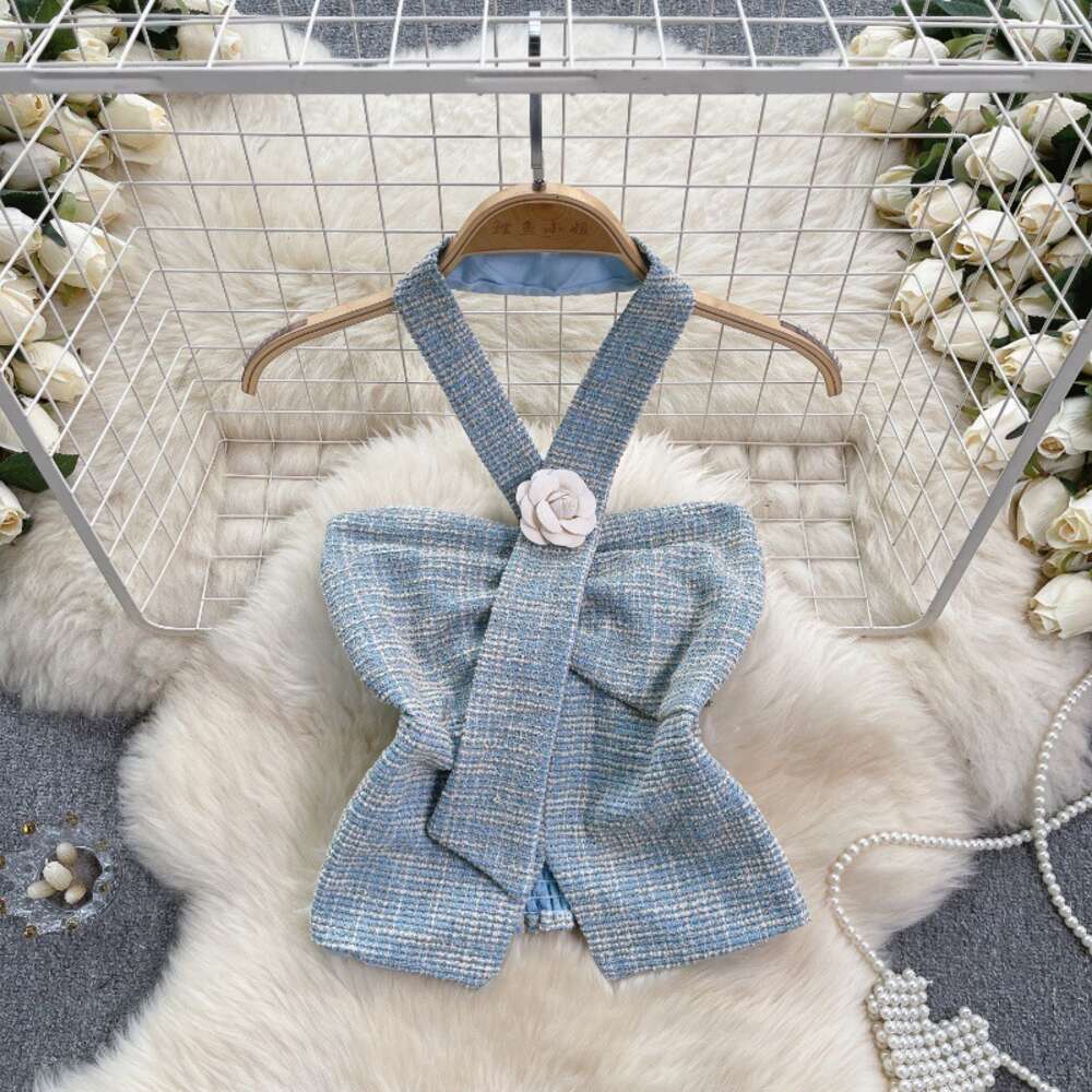 Spicy girl style pure desire top womens design sense hanging neck three-dimensional flower slim fit short top fashionable and versatile for wearing on