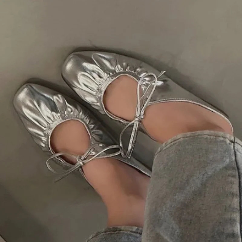 selling lace womens shoes in 2024 autumn closed toe solid pleated thick boots compact casual womens shoes 240606