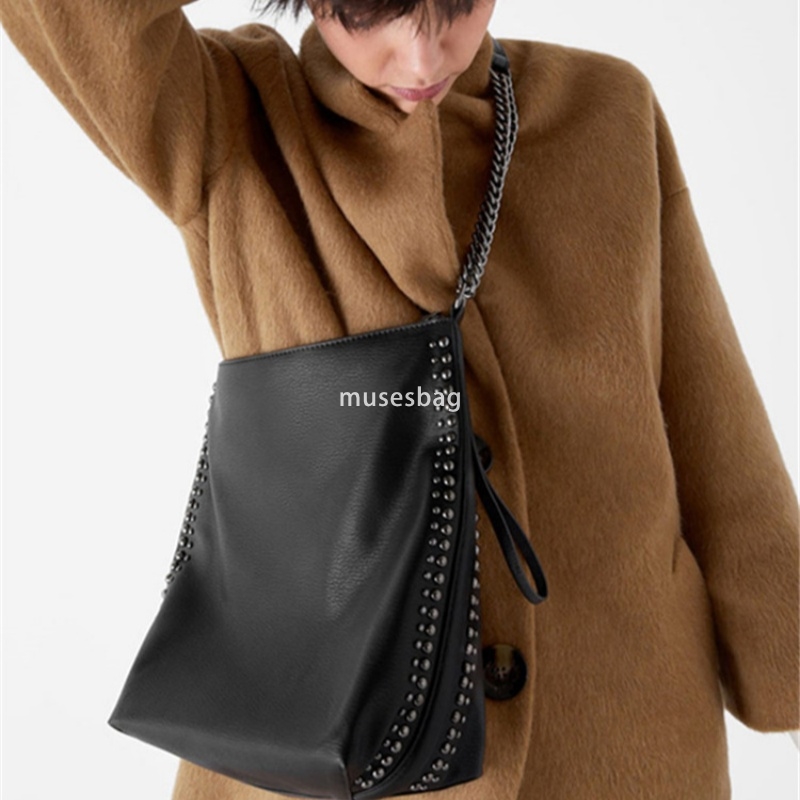 Niche design hot selling new fashionable soft tote bag handbag high-quality rivet single shoulder bag bucket bag large capacity shopping bag