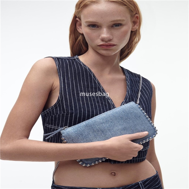 High quality new chain texture small square bag versatile fashion shoulder bag with rivet decoration black large capacity crossbody bag