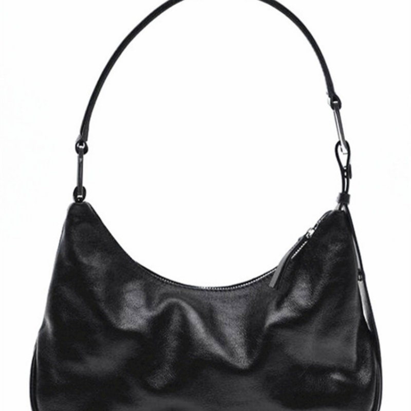 New niche law stick underarm bag black leather high-end feel 100 pairs of bills of lading shoulder bag essential for commuting