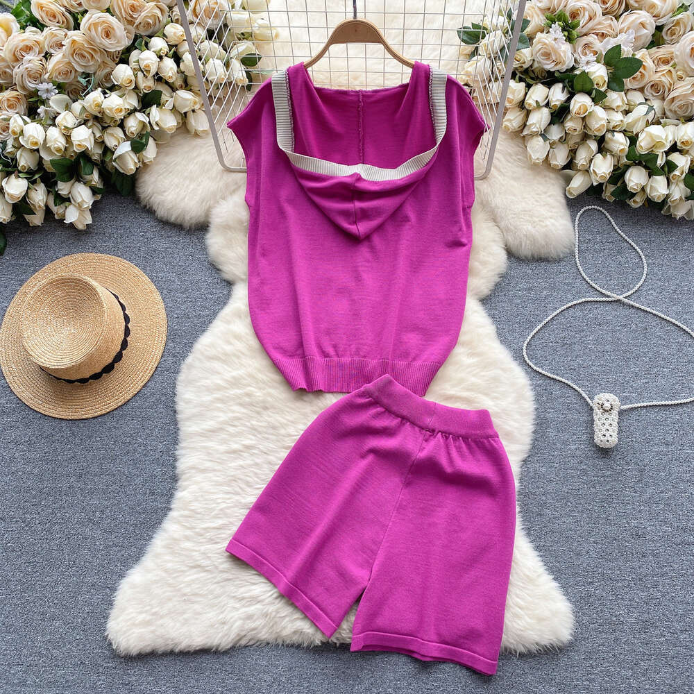 Korean version of womens lazy casual set with contrasting color hooded sweater loose and versatile wide leg shorts two-piece trendy set