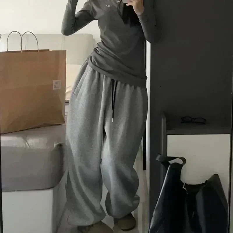 Y2K Women Streetwear Gray Oversized Joggers Korean Harajuku Parachute Pants Women Sweatpants Wide Leg Baggy Trousers Clothes 240530