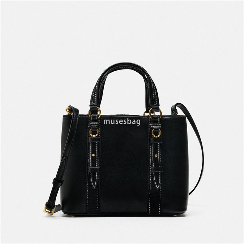 High quality new niche fashion shoulder bag design sense mini handbag crossbody small square bag versatile commuting bucket bag