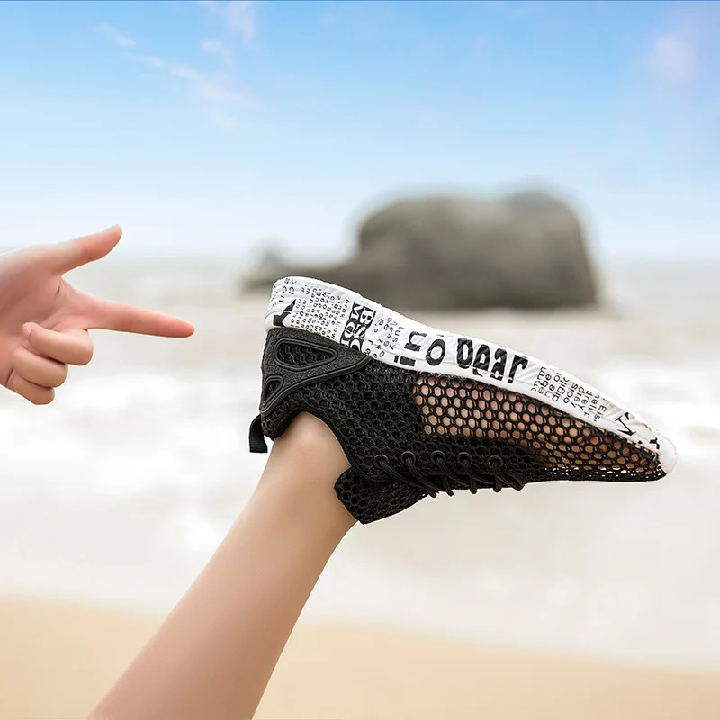 Summer Women Outdoor Sports Shoes Aqua Shoes Man Canyoneering Beach Shoes Black Mesh Sneakers Water Shoes Female Sandals 240606