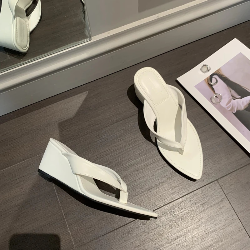 Summer Womens Slide Fashion Narrow Band Slide High Weight Heel Slide Outdoor Beach Slide Flip Shoes Holiday Shoes 240606