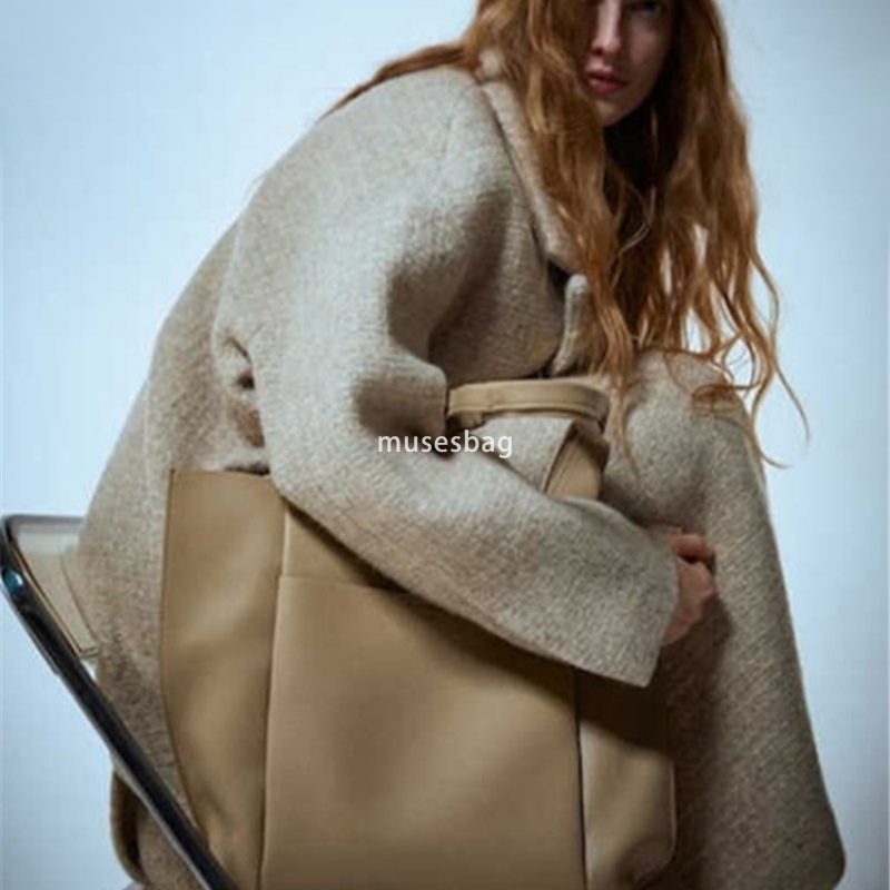 New Fashion High Quality Shoulder Bag with Advanced Sense Commuting Handbag Minimalist Large Capacity Tote Bag