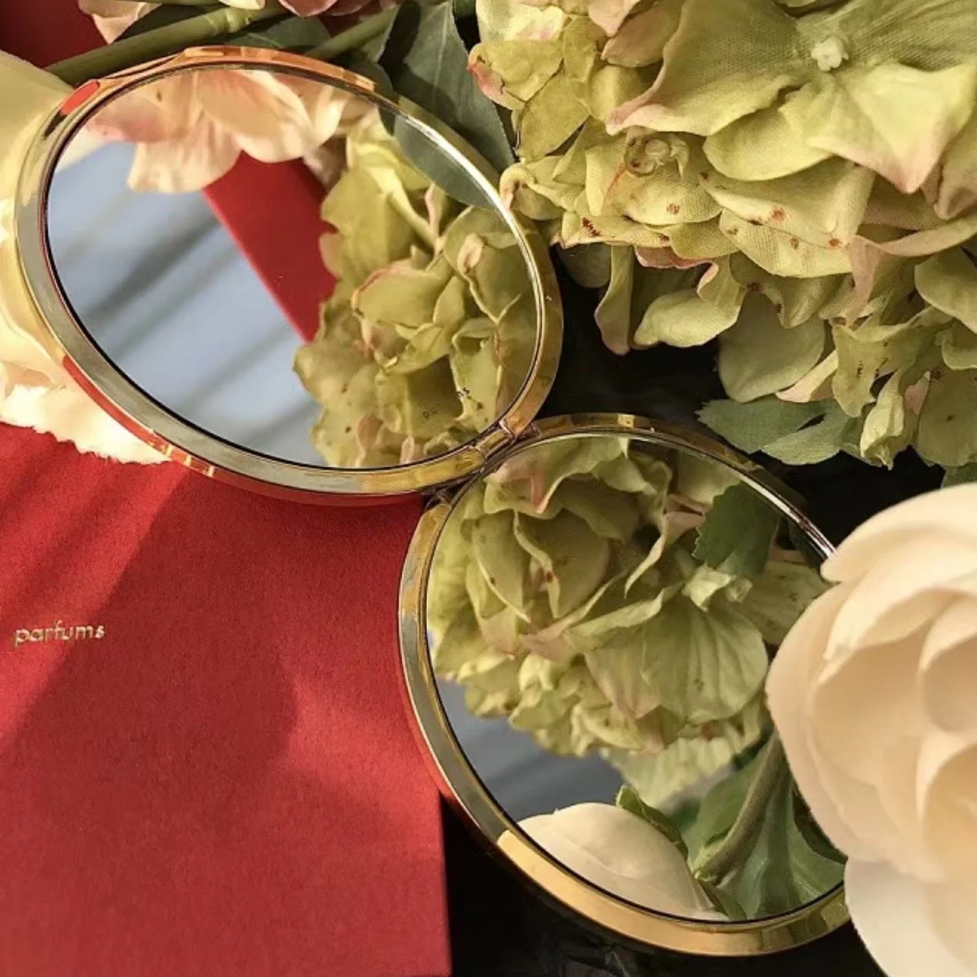 Brand Sliver Floral Makeup Mirror Compact Stainless Steel Metal Pocket Vanity Mirror 2 Sided Women Portable Folding Mirror Gift