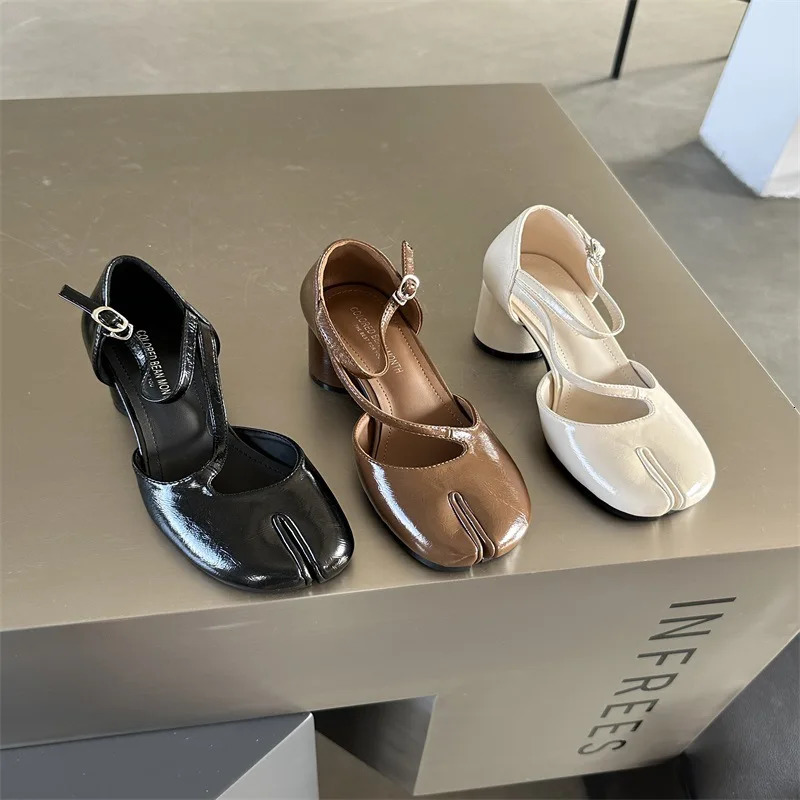 Fashion Tabi Ninja WomenRound Split Toe Shallow Thick New Sandals Single Mid Heel Mary Janes Shoes Female Pumps 240515